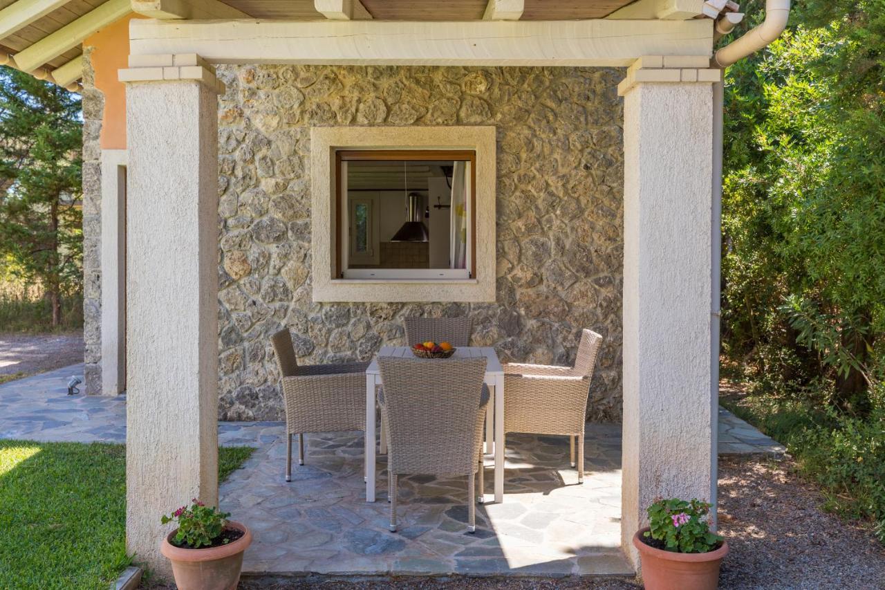 Petrinos Cottage Dafnila المظهر الخارجي الصورة